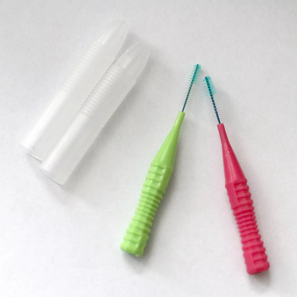 Scovolino interdentale portatile